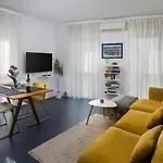 Modern Center City Appartment